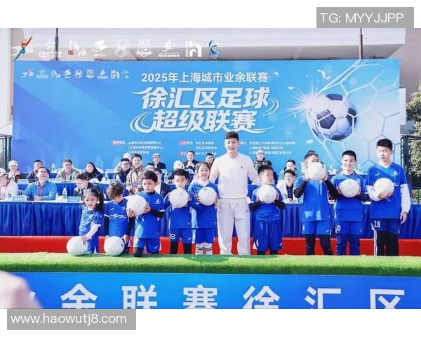 上海足球明星最新阵容照片揭晓引发球迷热议与期待