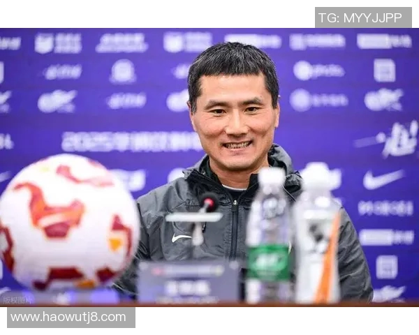 中国足球明星遭遇网络暴力频频被骂引发球迷热议与反思